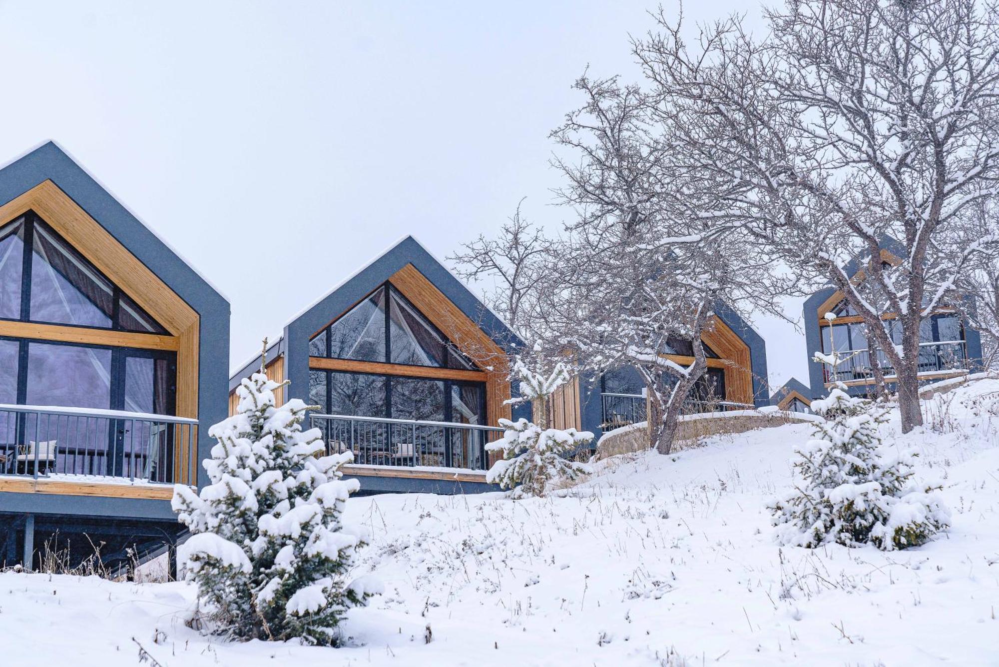 Qazaq Auyl Eco Hotel Almaty Extérieur photo